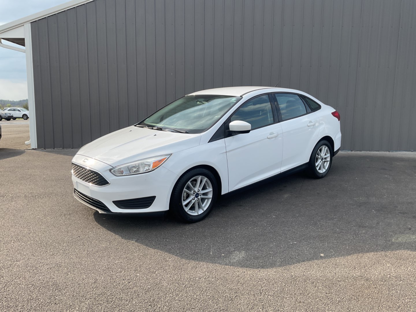 2018 Ford Focus Sedan SE's photo
