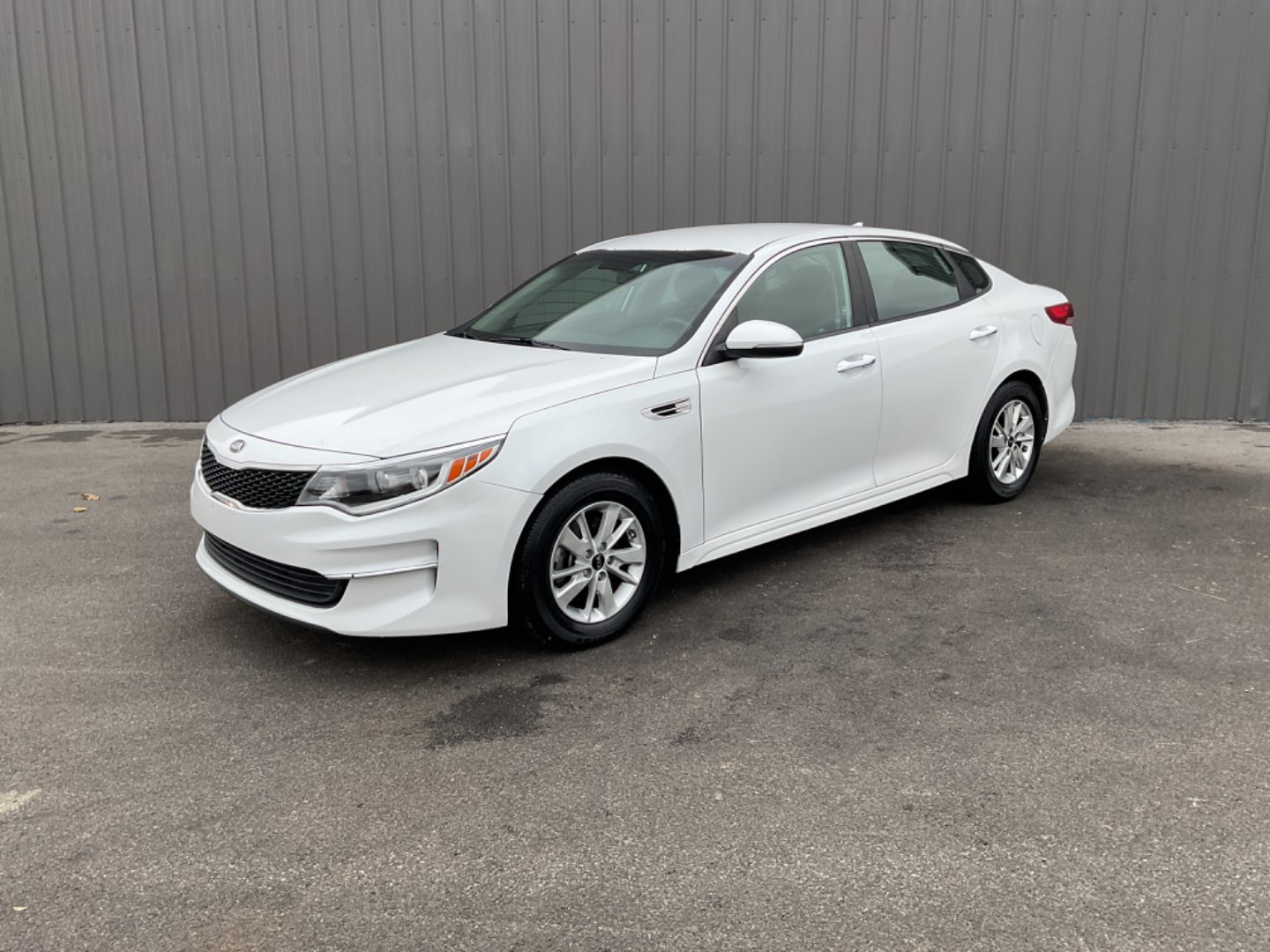 2018 Kia Optima LX AT's photo
