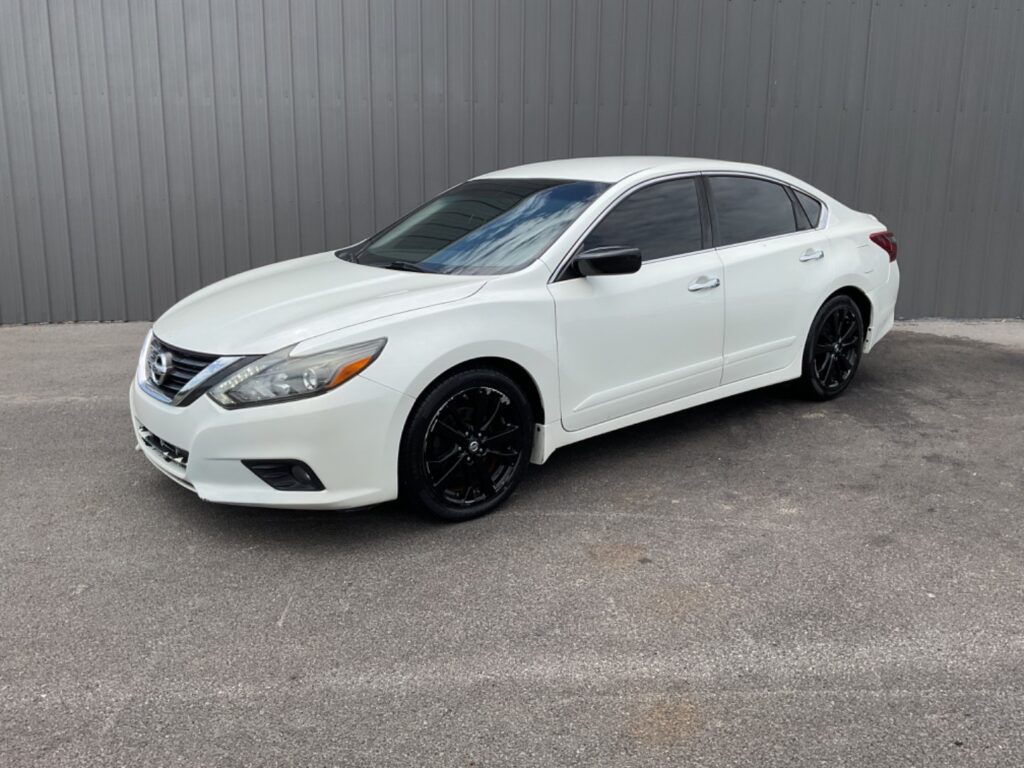 2017 Nissan Altima  | HC162920-3 - iGo Motors Bowling Green