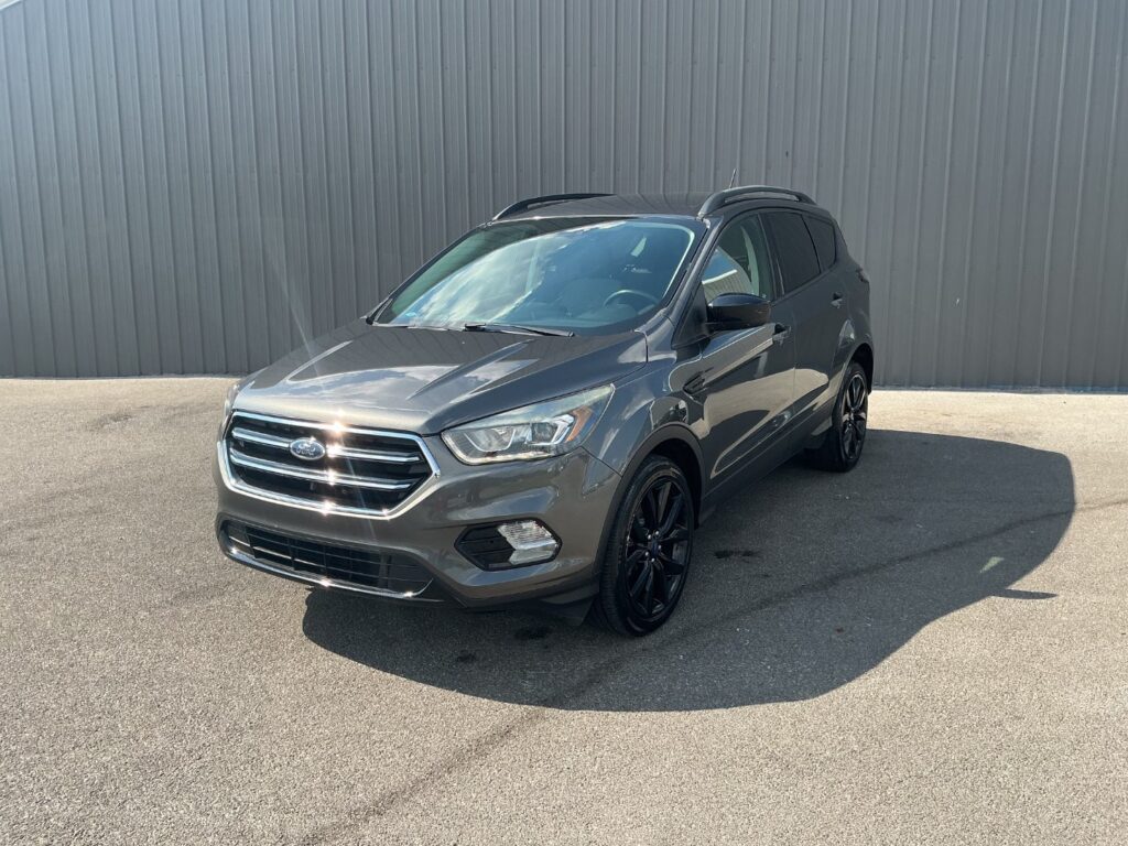 2018 Ford Escape  | JUB10403-1 - iGo Motors Bowling Green