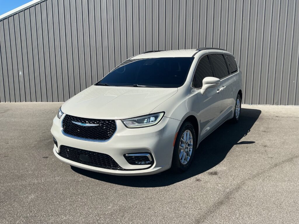 2021 Chrysler Pacifica Touring L | MR588704-1 - iGo Motors Bowling Green